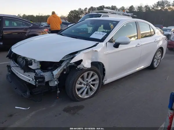 4T1R11AK8RU257998 2024 TOYOTA CAMRY - Image 2