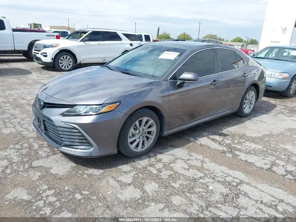 4T1R11AK8RU260321 2024 TOYOTA CAMRY - Image 2