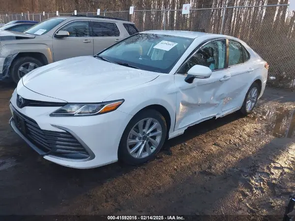 4T1R11AK8RU873247 2024 TOYOTA CAMRY - Image 2