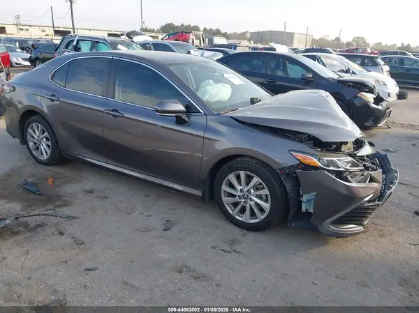 4T1R11AK8RU889190 2024 TOYOTA CAMRY - Image 1
