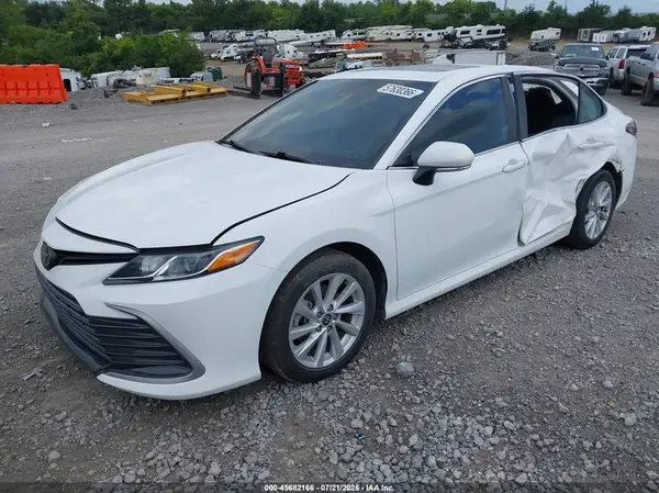 4T1R11AK8RU891604 2024 TOYOTA CAMRY - Image 2