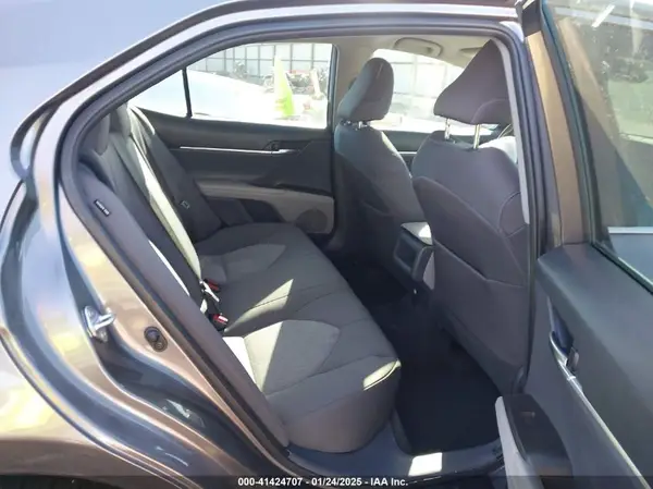 4T1R11AK9MU447608 2021 TOYOTA CAMRY - Image 8