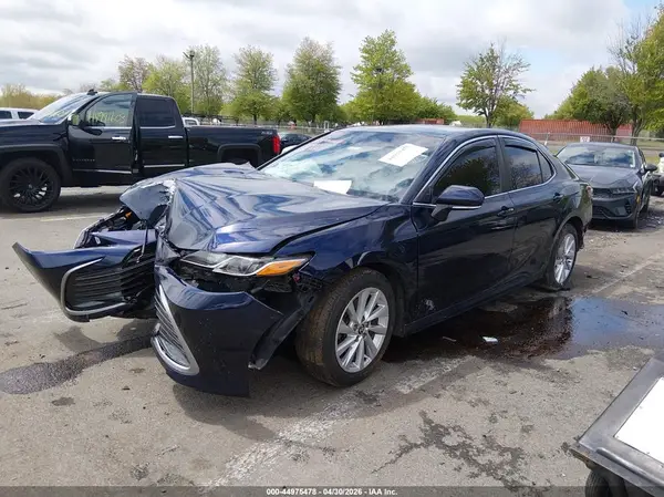 4T1R11AK9MU454042 2021 TOYOTA CAMRY - Image 2