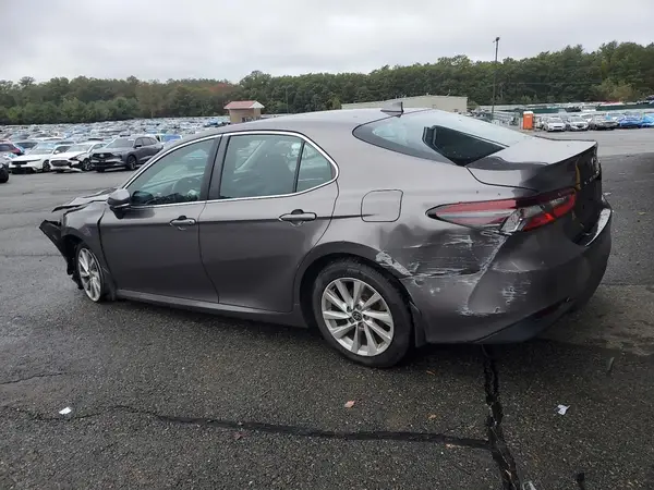 4T1R11AK9MU474646 2021 TOYOTA CAMRY - Image 2