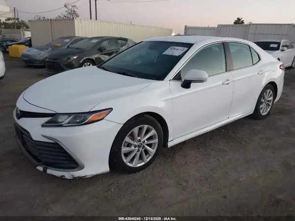 4T1R11AK9MU493164 2021 TOYOTA CAMRY - Image 2