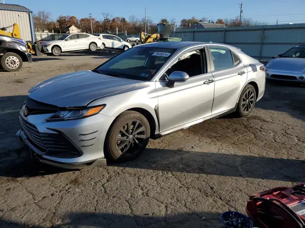 4T1R11AK9MU578988 2021 TOYOTA CAMRY - Image 1