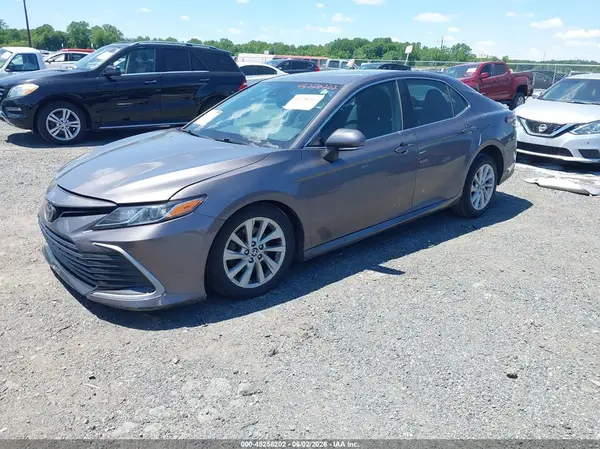 4T1R11AK9MU597623 2021 TOYOTA CAMRY - Image 2
