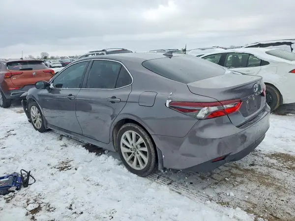 4T1R11AK9MU611729 2021 TOYOTA CAMRY - Image 2