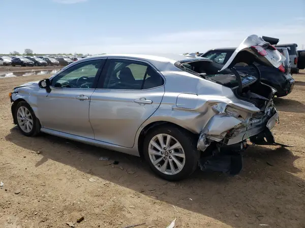 4T1R11AK9NU074328 2022 TOYOTA CAMRY - Image 2