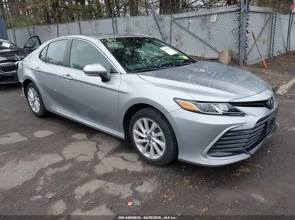 4T1R11AK9NU641234 2022 TOYOTA CAMRY - Image 1