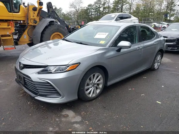 4T1R11AK9NU641234 2022 TOYOTA CAMRY - Image 2