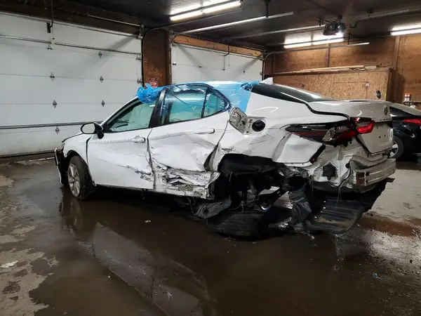 4T1R11AK9NU649205 2022 TOYOTA CAMRY - Image 2