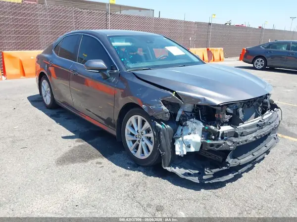 4T1R11AK9PU738131 2023 TOYOTA CAMRY - Image 1
