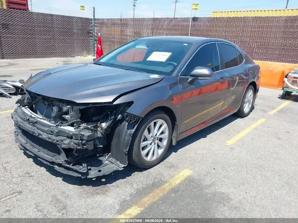4T1R11AK9PU738131 2023 TOYOTA CAMRY - Image 2