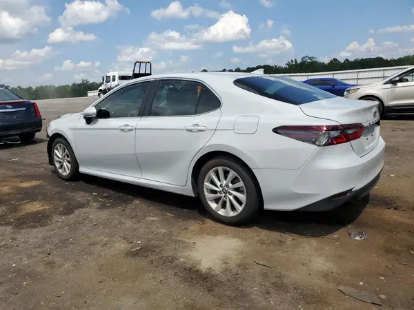 4T1R11AK9RU223889 2024 TOYOTA CAMRY - Image 2