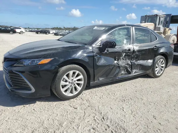 4T1R11AK9RU242569 2024 TOYOTA CAMRY - Image 1