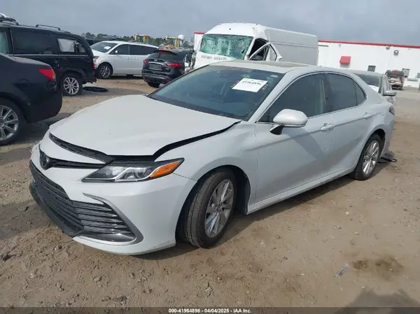4T1R11AK9RU249263 2024 TOYOTA CAMRY - Image 2