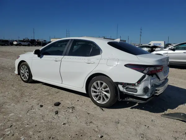 4T1R11AK9RU882913 2024 TOYOTA CAMRY - Image 2