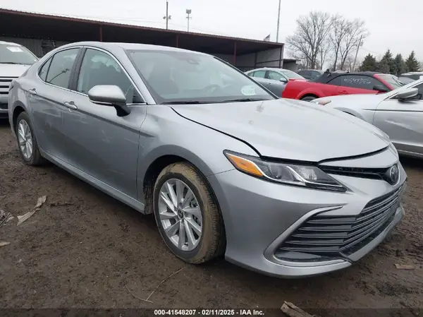 4T1R11AK9RU906367 2024 TOYOTA CAMRY - Image 1