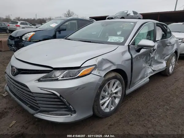 4T1R11AK9RU906367 2024 TOYOTA CAMRY - Image 2