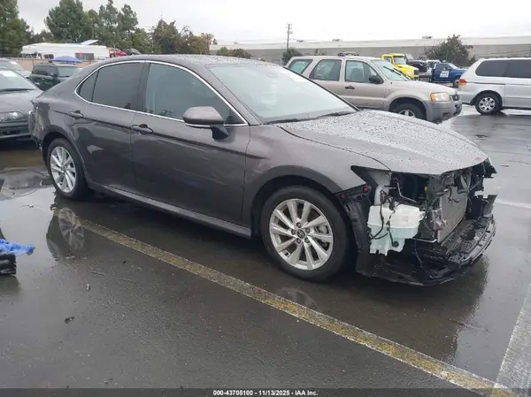 4T1R11AK9RU918745 2024 TOYOTA CAMRY - Image 1