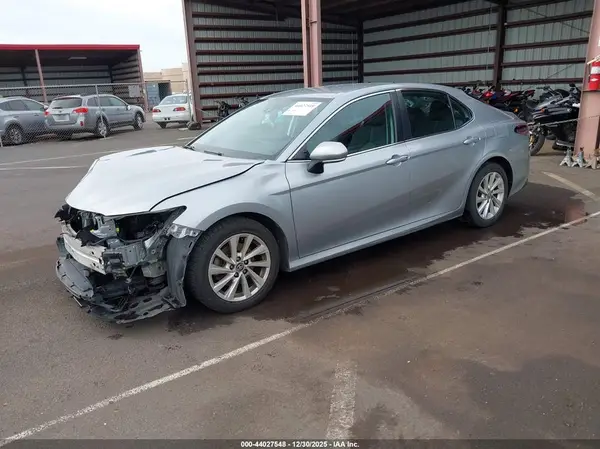 4T1R11AKXMU433104 2021 TOYOTA CAMRY - Image 2