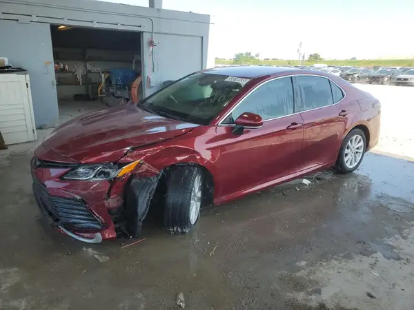 4T1R11AKXMU487132 2021 TOYOTA CAMRY - Image 1