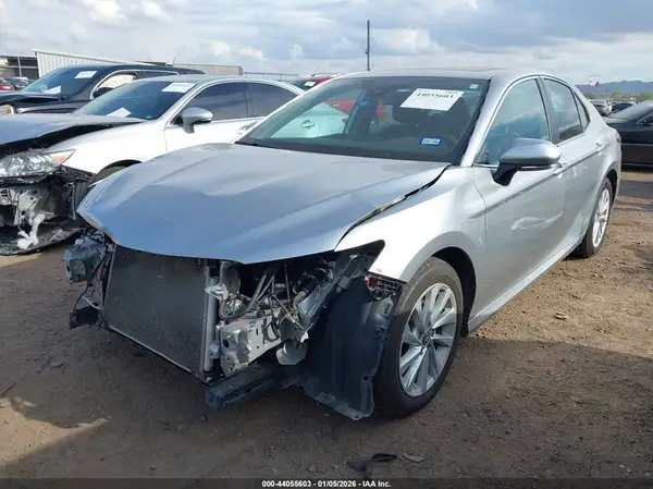 4T1R11AKXMU611996 2021 TOYOTA CAMRY - Image 2
