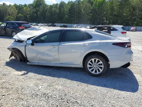 4T1R11AKXNU043413 2022 TOYOTA CAMRY - Image 2