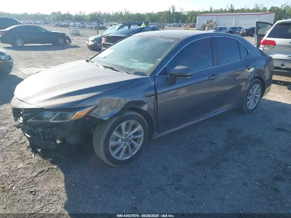 4T1R11AKXNU637936 2022 TOYOTA CAMRY - Image 2