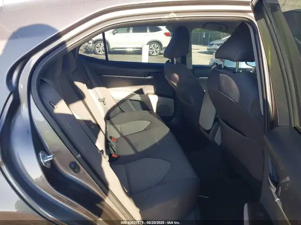 4T1R11AKXNU637936 2022 TOYOTA CAMRY - Image 8