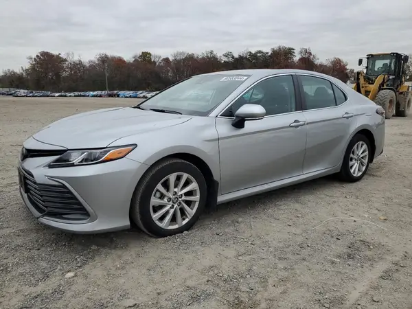 4T1R11AKXNU710786 2022 TOYOTA CAMRY - Image 1