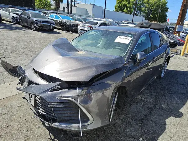 4T1R11AKXPU764124 2023 TOYOTA CAMRY - Image 1
