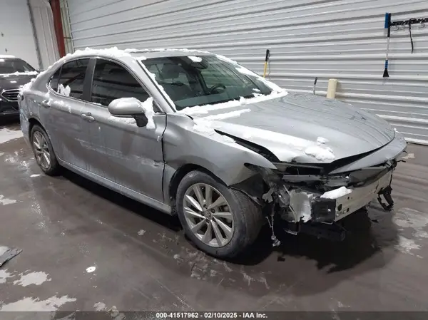 4T1R11AKXRU249725 2024 TOYOTA CAMRY - Image 1