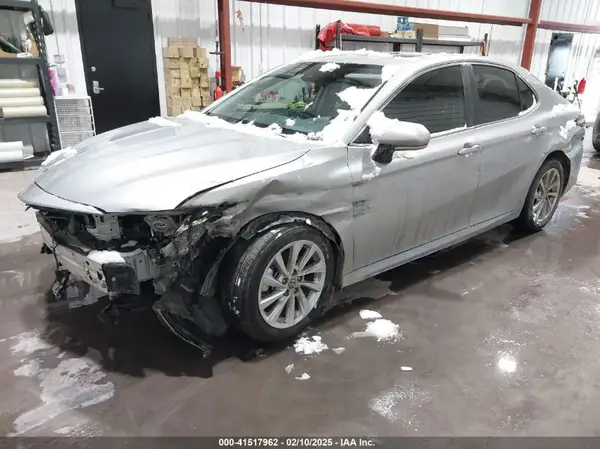 4T1R11AKXRU249725 2024 TOYOTA CAMRY - Image 2