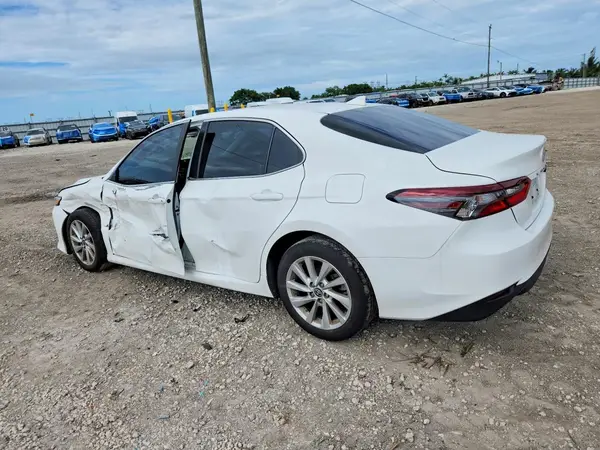 4T1R11AKXRU252446 2024 TOYOTA CAMRY - Image 2