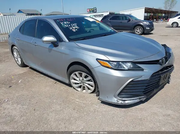 4T1R11AKXRU883388 2024 TOYOTA CAMRY - Image 1