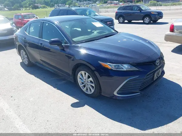 4T1R11BK0MU021966 2021 TOYOTA CAMRY - Image 1