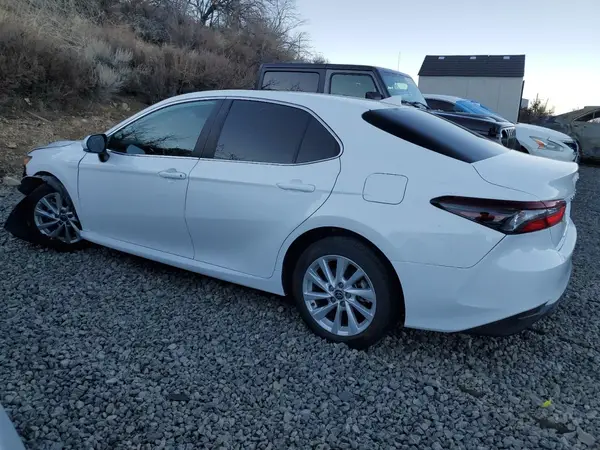 4T1R11BK0MU032014 2021 TOYOTA CAMRY - Image 2