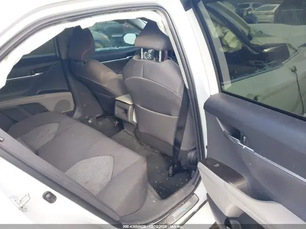 4T1R11BK0NU057268 2022 TOYOTA CAMRY - Image 8