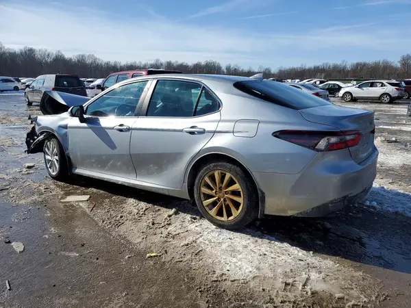 4T1R11BK1MU025945 2021 TOYOTA CAMRY - Image 2
