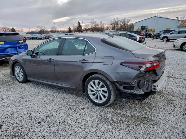 4T1R11BK1NU050605 2022 TOYOTA CAMRY - Image 2
