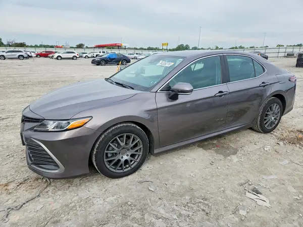 4T1R11BK1NU065556 2022 TOYOTA CAMRY - Image 1