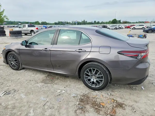 4T1R11BK1NU065556 2022 TOYOTA CAMRY - Image 2