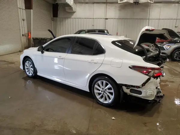 4T1R11BK1NU066433 2022 TOYOTA CAMRY - Image 2