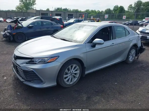 4T1R11BK2MU047274 2021 TOYOTA CAMRY - Image 2