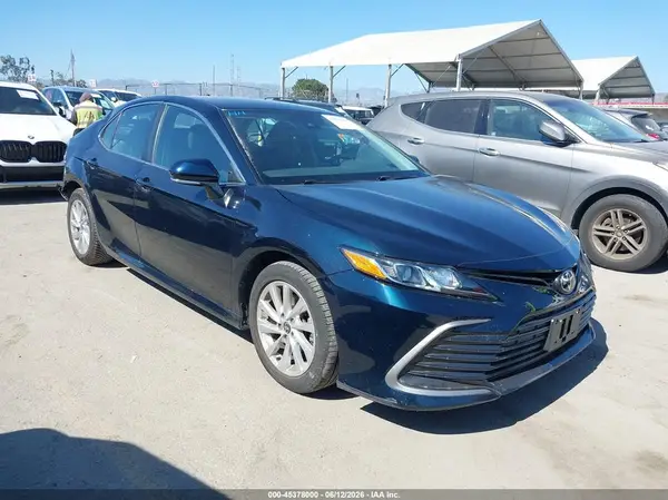 4T1R11BK3MU032962 2021 TOYOTA CAMRY - Image 1