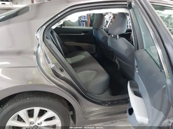 4T1R11BK3NU049228 2022 TOYOTA CAMRY - Image 8