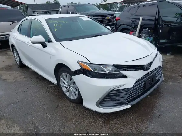 4T1R11BK3NU064246 2022 TOYOTA CAMRY - Image 1