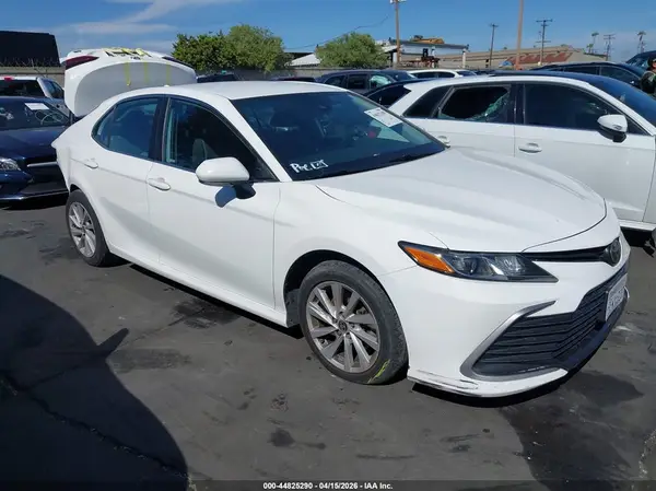 4T1R11BK4MU027477 2021 TOYOTA CAMRY - Image 1